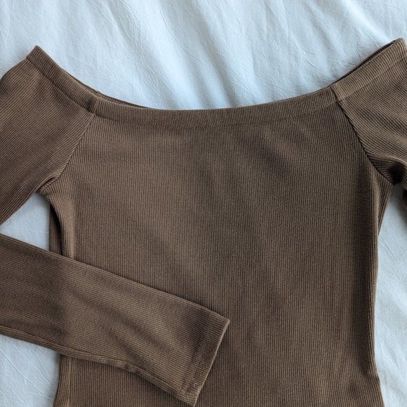 Light brown off the shoulder crop top - Picture 4 of 4